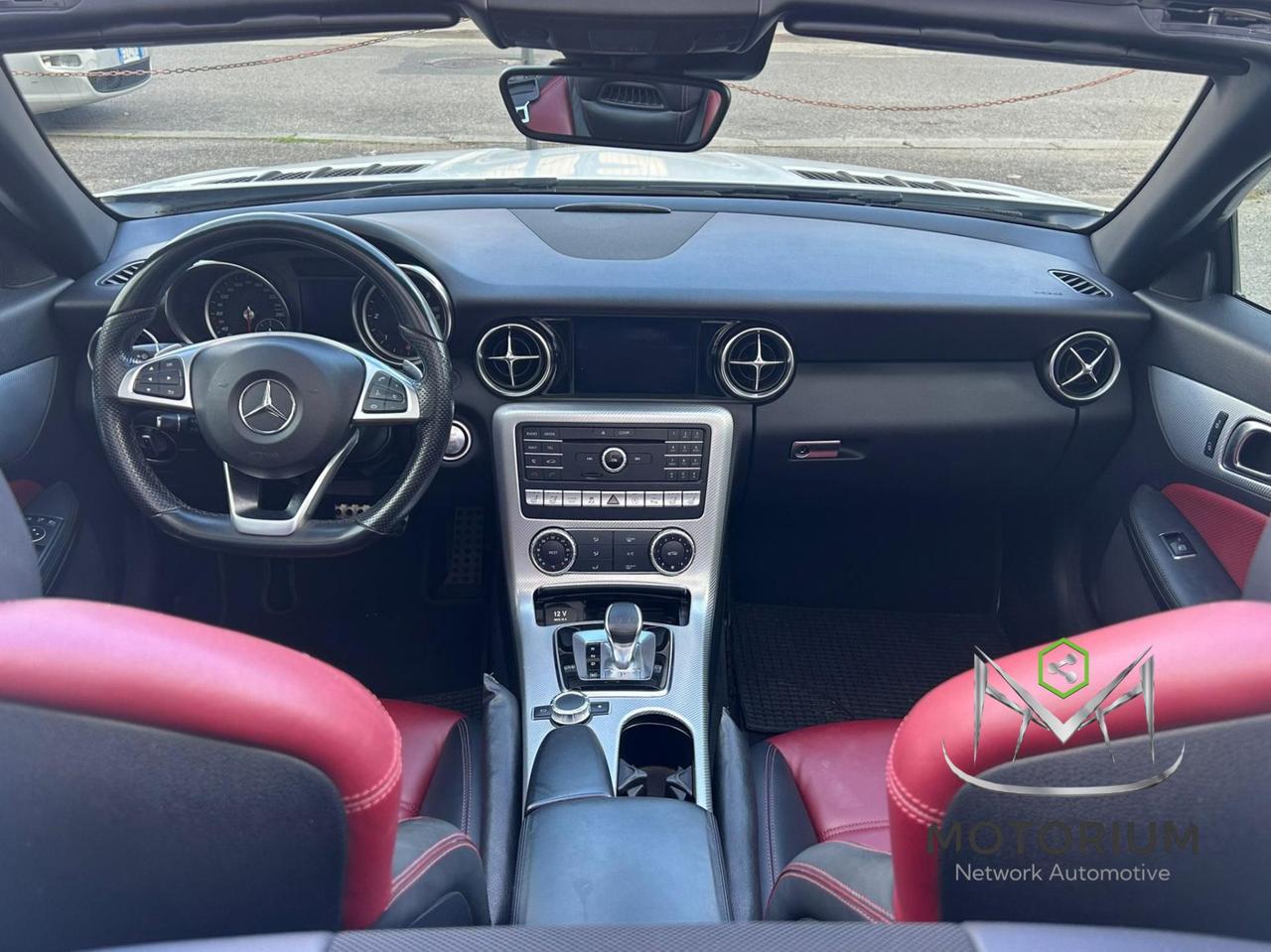 Mercedes-Benz SLC 250 D PREMIUM AMG