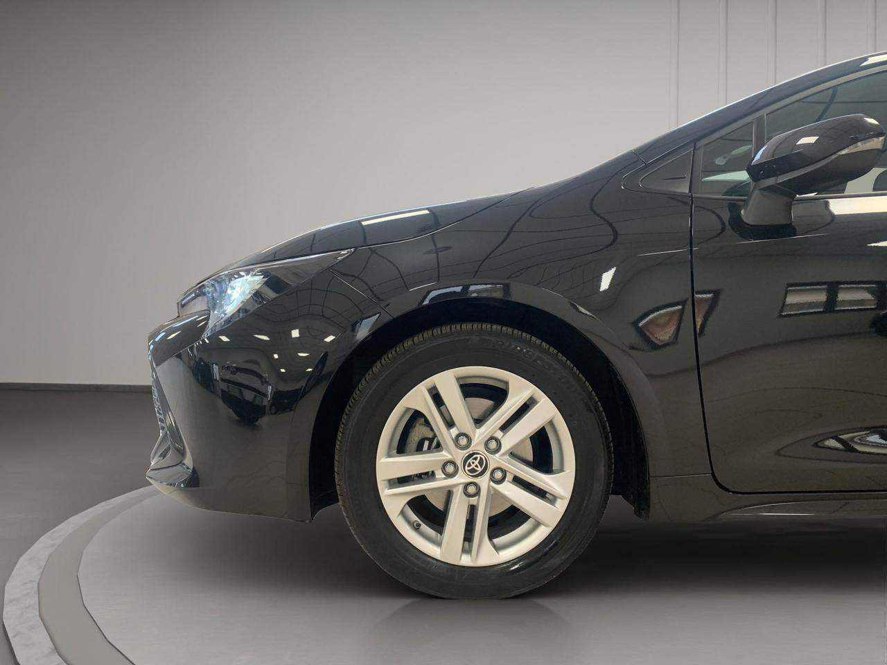 Toyota Corolla 1.8h Active cvt