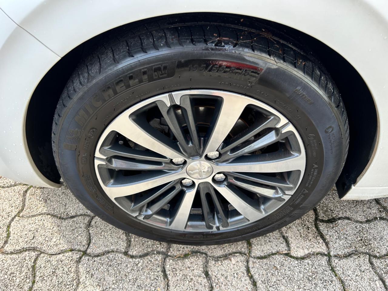 Peugeot 208 GARANZIA 12 MESI 1.6 BlueHDi CV75 Allure