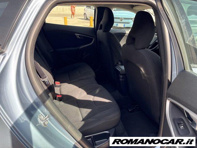 VOLVO V40 D2 Kinetic