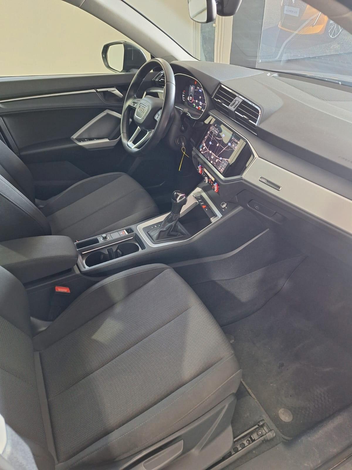 Audi Q3 35 TDI S tronic Business Advanced 71.000KM
