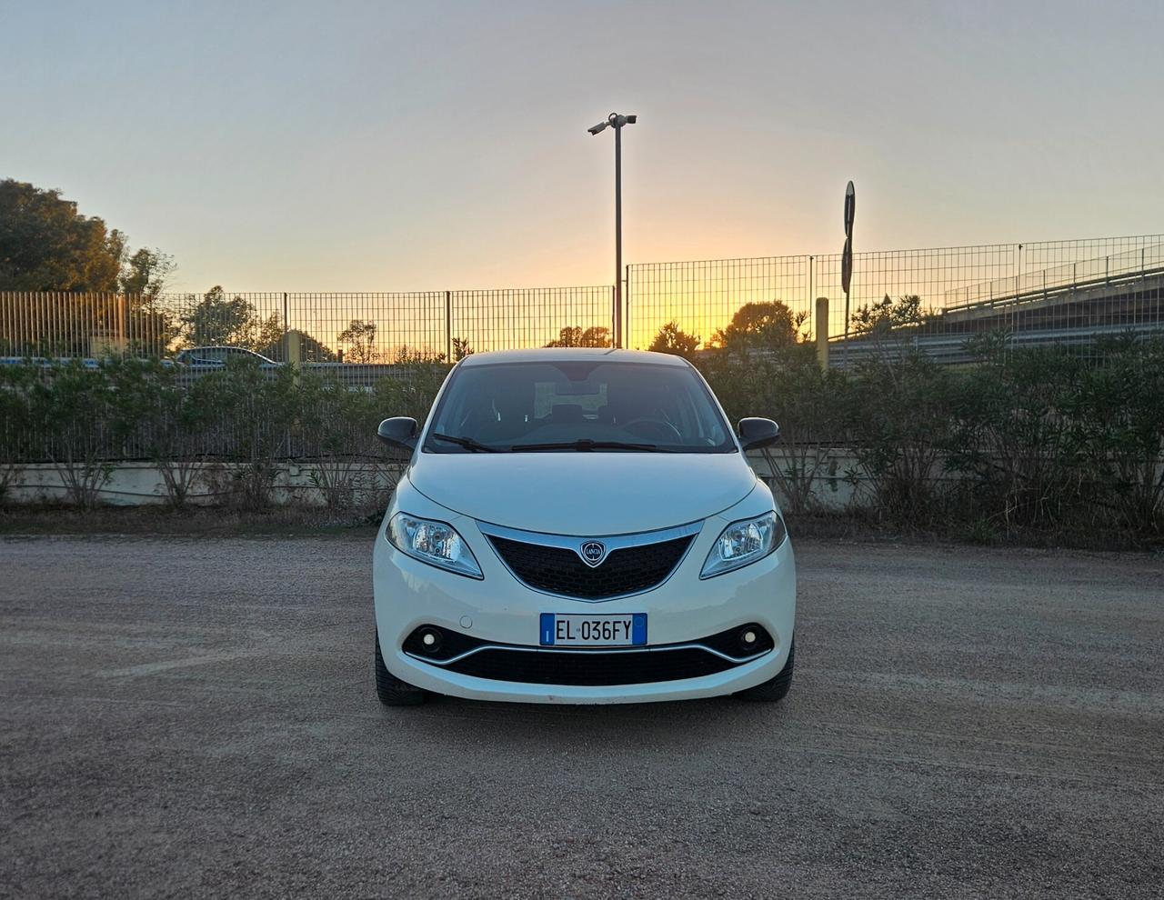 Lancia Ypsilon 1.2 69 CV 5 porte S&S Platinum