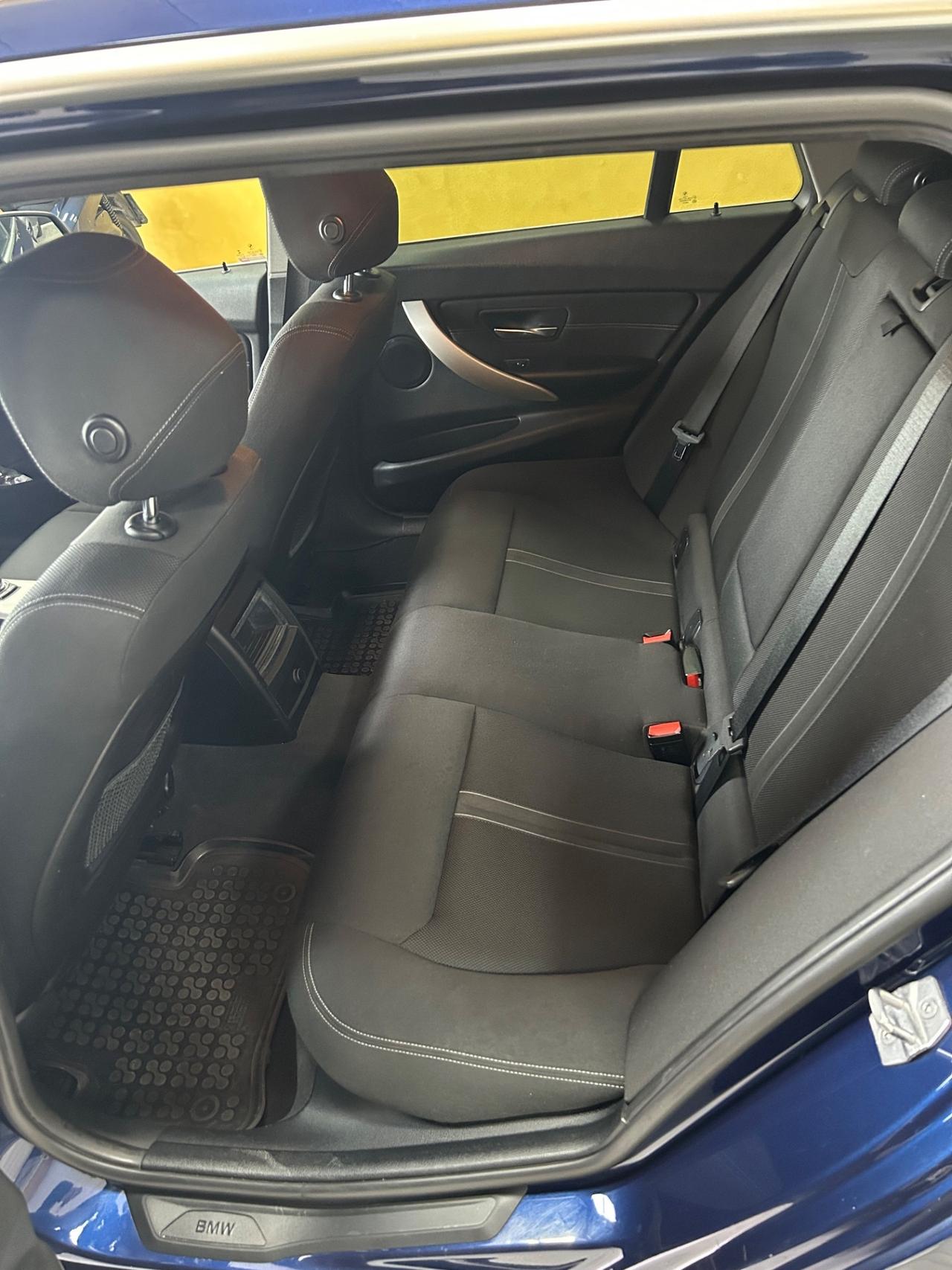 BMW 320d 190 cv “AUT/NAVI/FULL LED/18”-2016