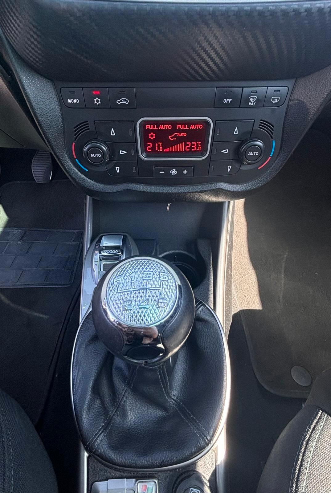 Alfa Romeo MiTo 1.6 JTDm 16V Distinctive Sport Pack