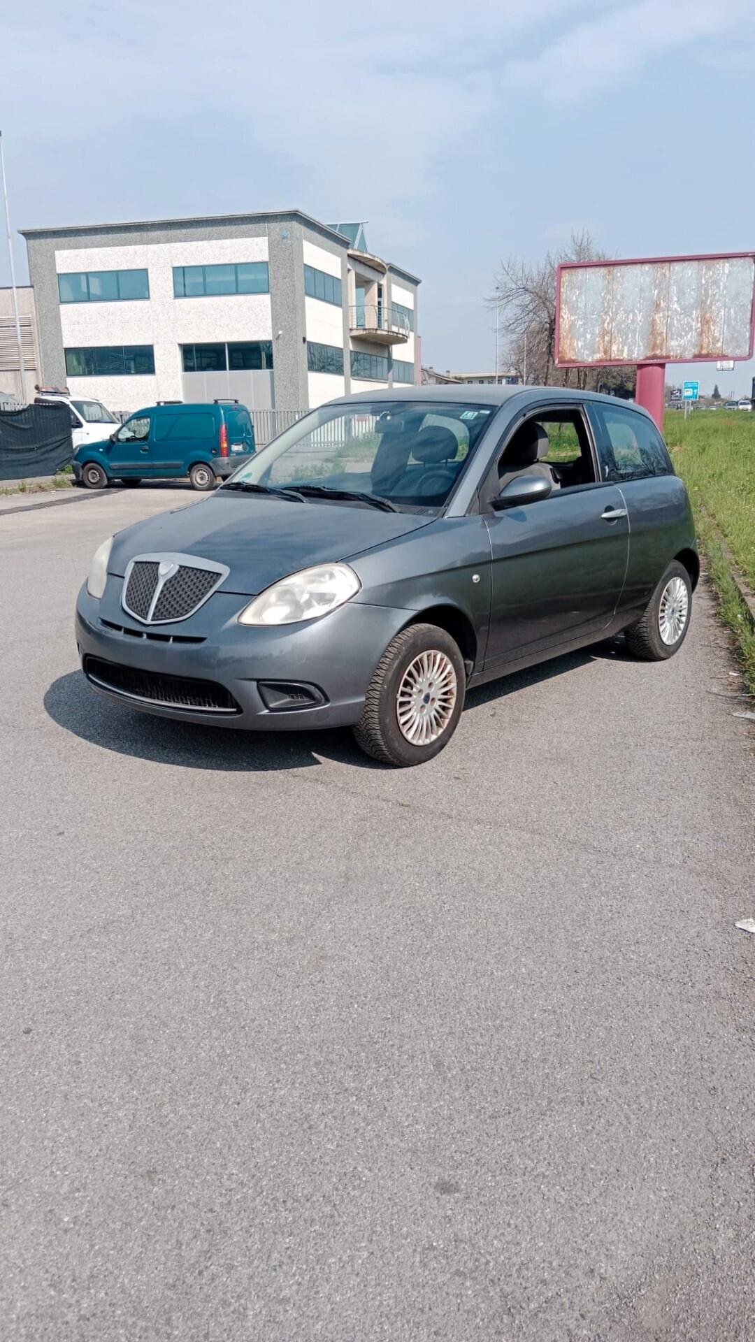 Lancia Ypsilon 1.4 Oro