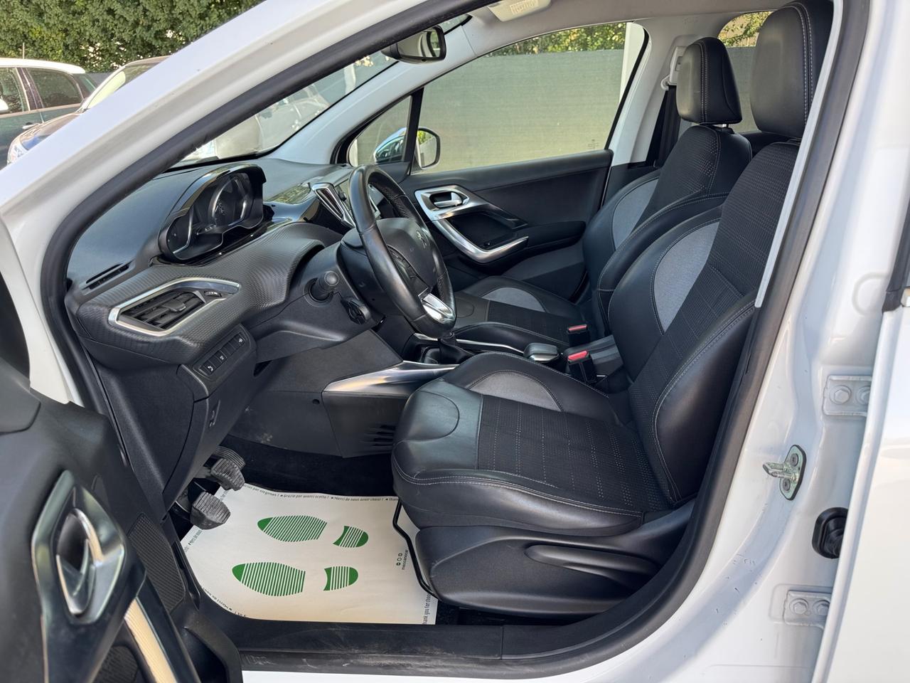 Peugeot 2008 1.6 e-HDi 115 CV Stop&Start Allure