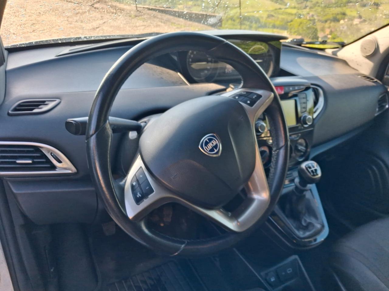 Lancia Ypsilon 1.2 69 CV 5 porte GPL Ecochic Gold