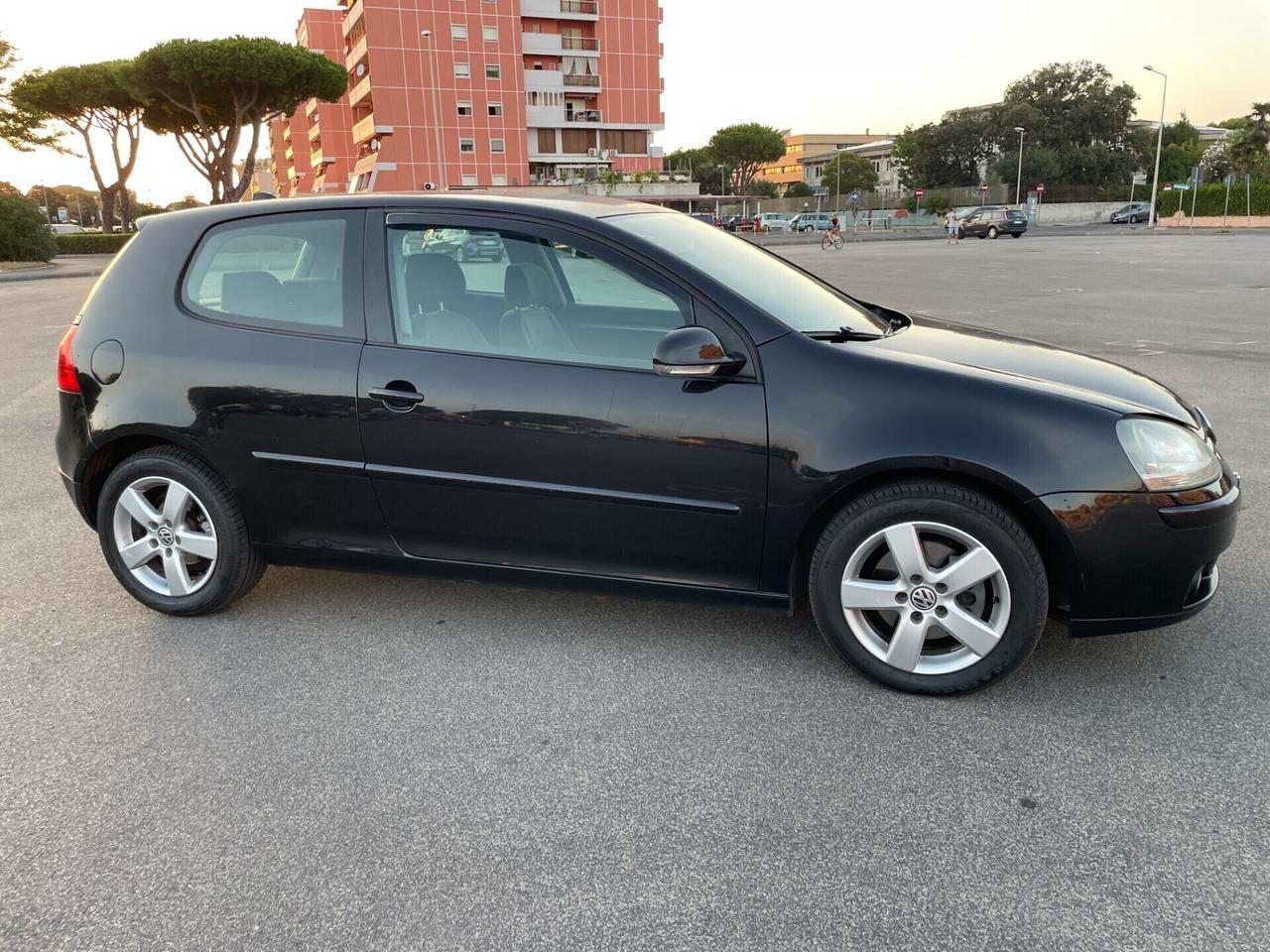 VW Golf V 1.6 fsi 3p 115cv 3.000e di lavori 2024!