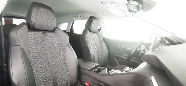 PEUGEOT 3008 Hybrid 225 e-EAT8 Allure