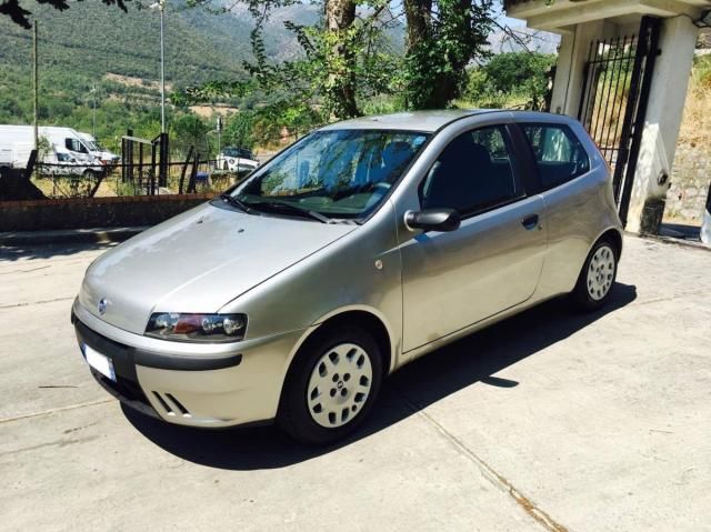 Fiat Punto 1.2i 3p ELX Clima Unipro. My'01