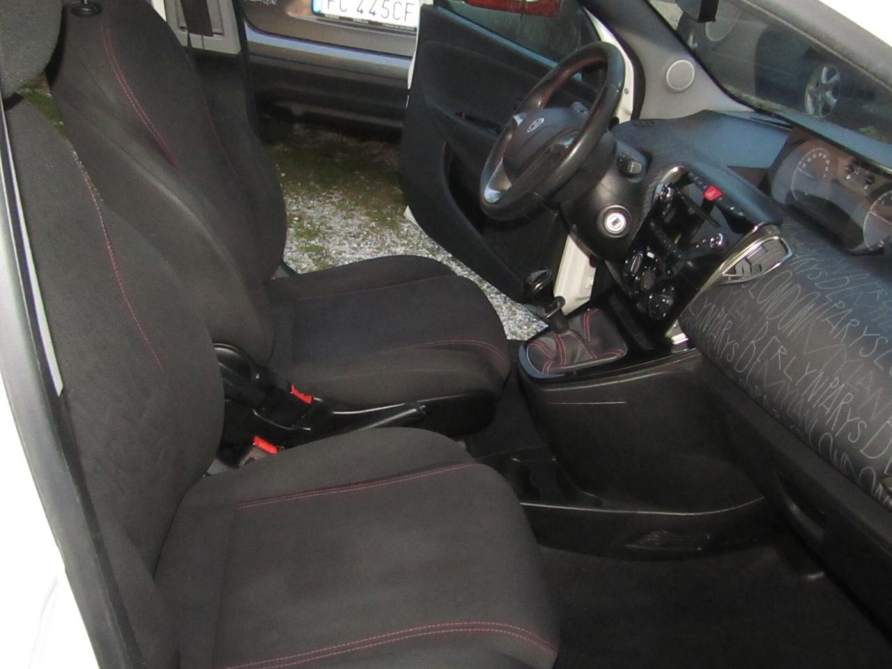 Lancia Ypsilon 1.2 69 CV 5 porte