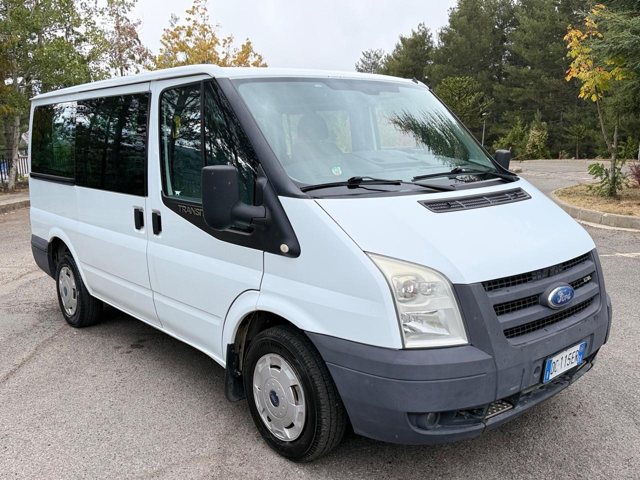 Ford transit 9 posti
