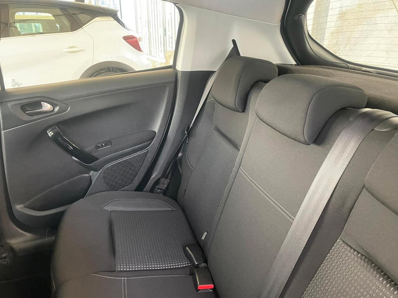 Peugeot 208 1.2 PureTech 82 5 porte Allure