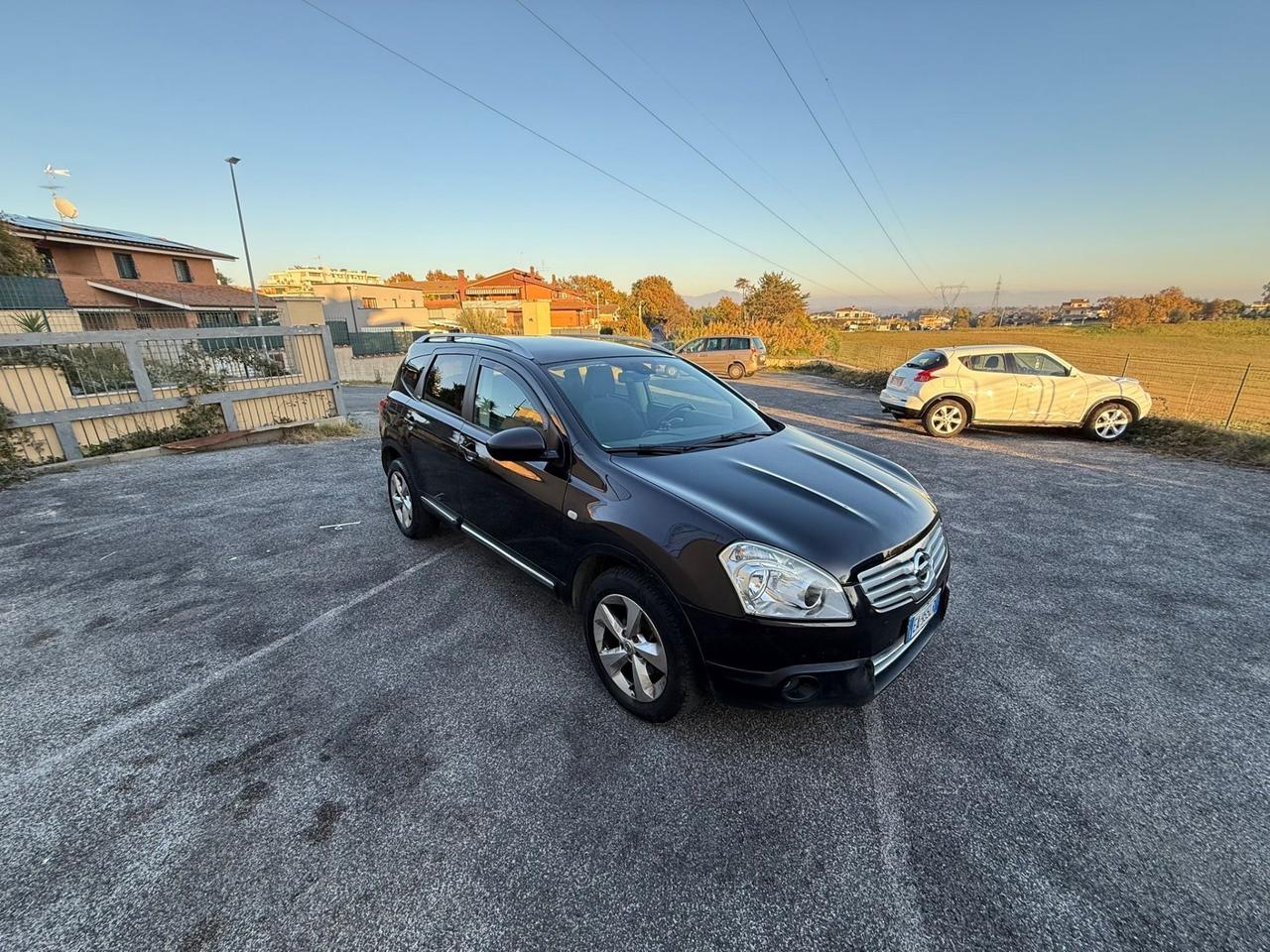 Nissan Qashqai Qashqai+2 2.0 dCi DPF Visia