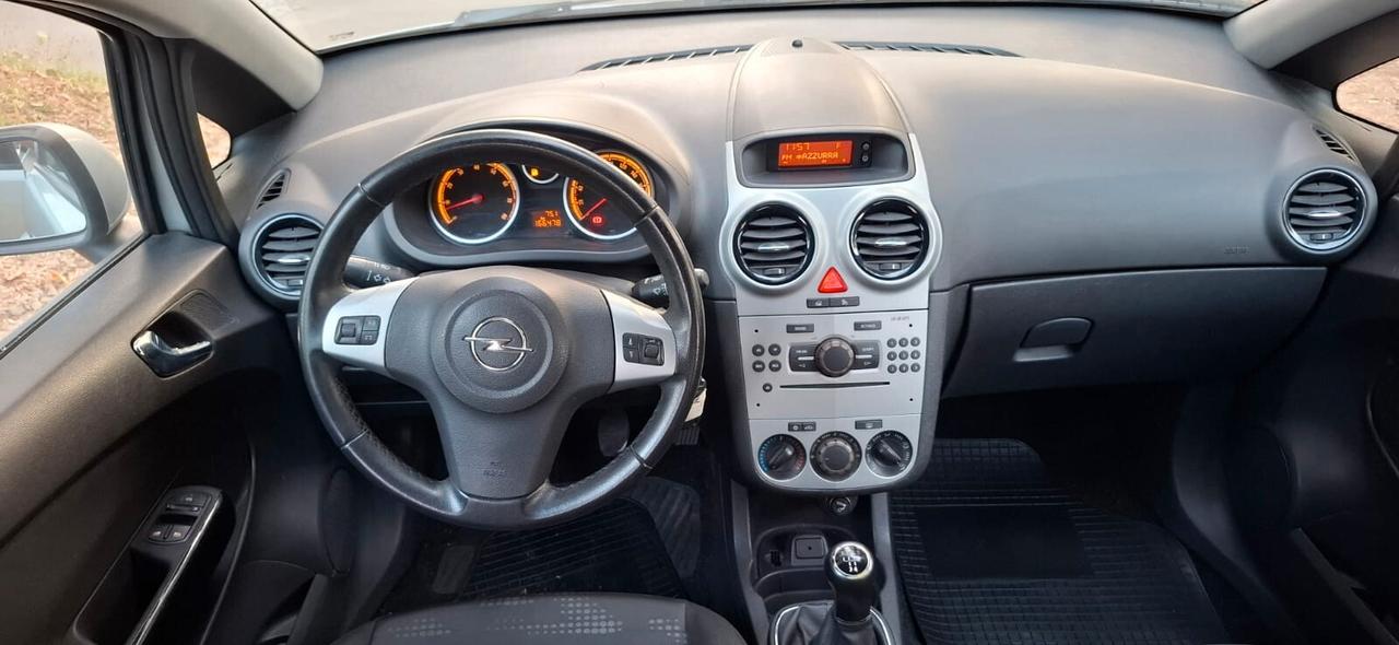 Opel Corsa 1.2 5 porte Sport