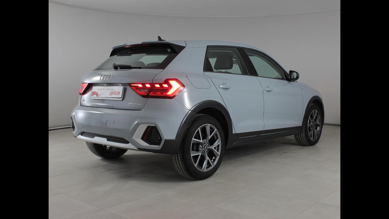 AUDI A1 II 2022 allstreet - A1 allstreet 25 1.0 tfsi Admired 95cv