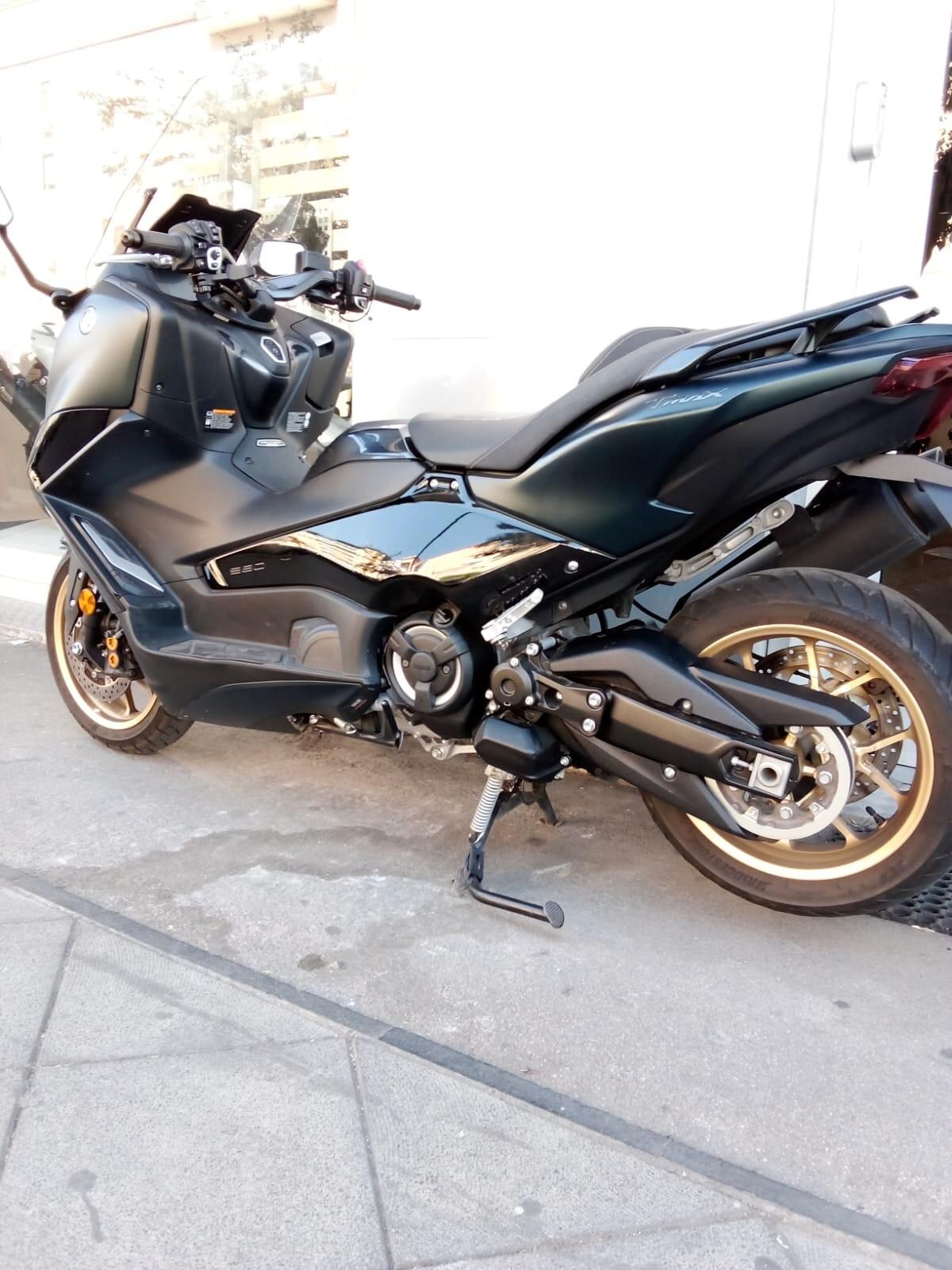 Yamaha TMAX 560 TECH