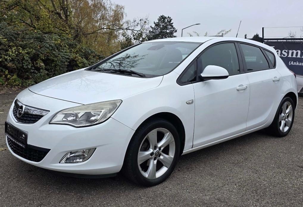 Opel Astra 1.6 115CV 5 porte Cosmo