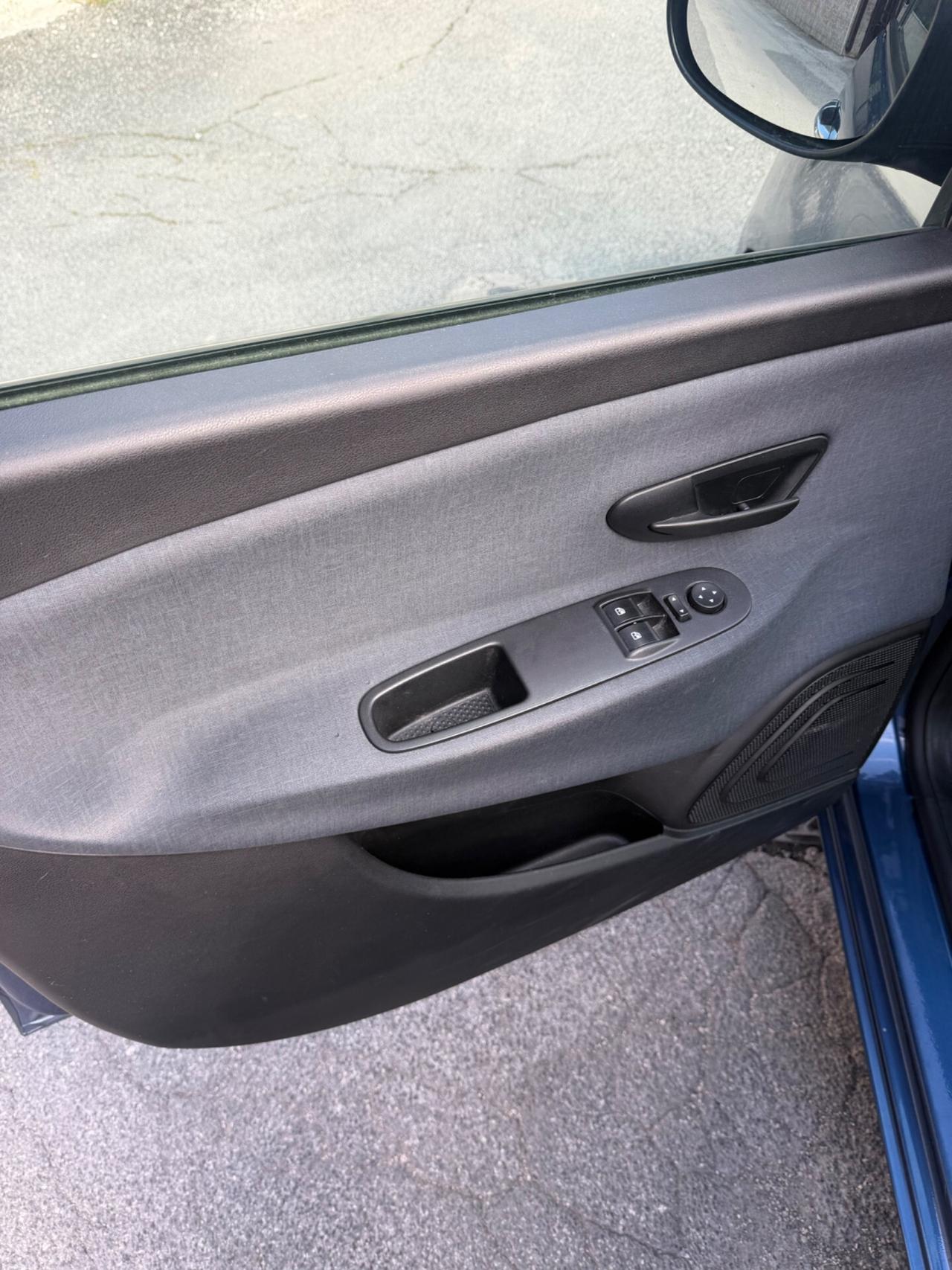 Lancia Ypsilon 1.0 FireFly 5 porte S&S Hybrid Alberta Ferretti