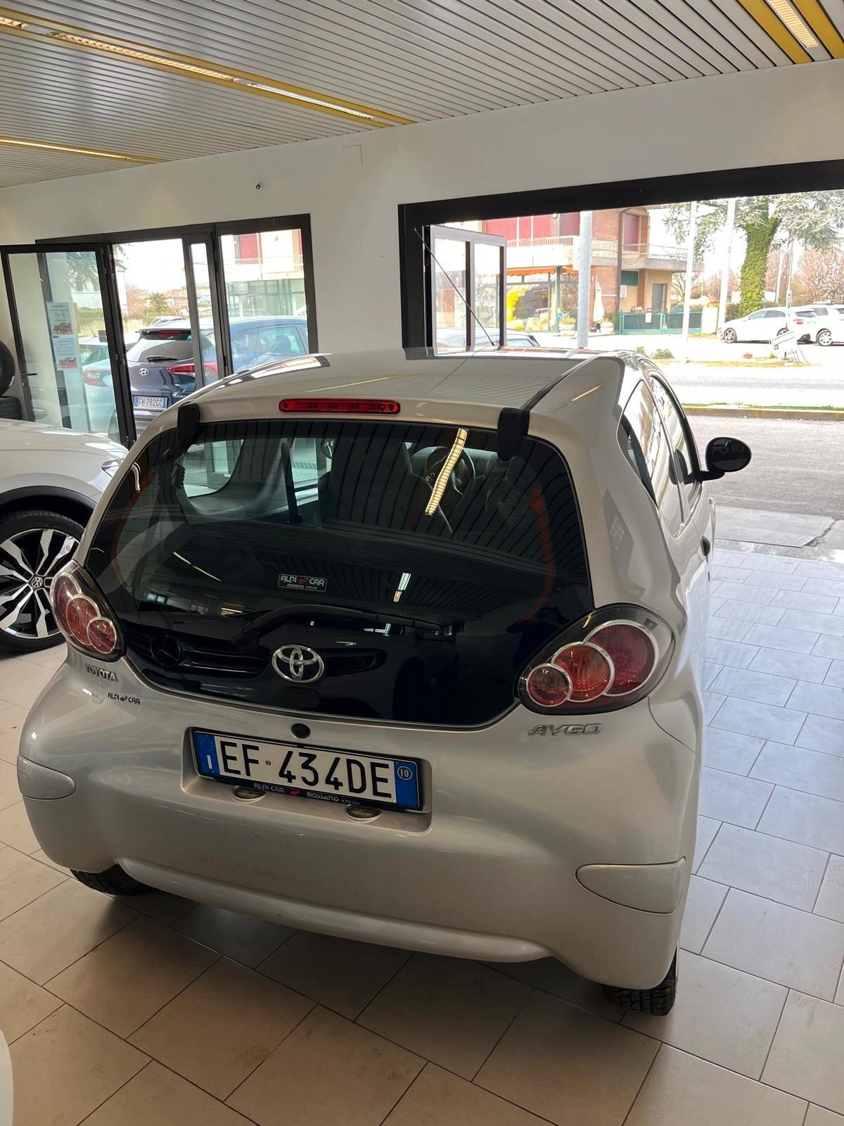 Toyota Aygo 1.0 12V VVT-i 3 porte Sol Connect