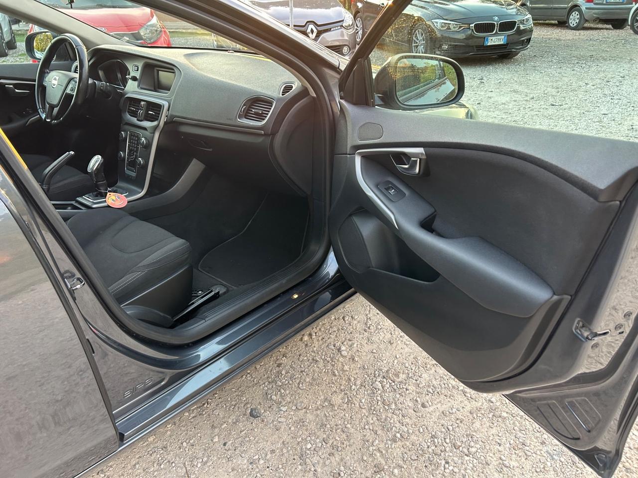 Volvo V40 D2 1.6 Summum