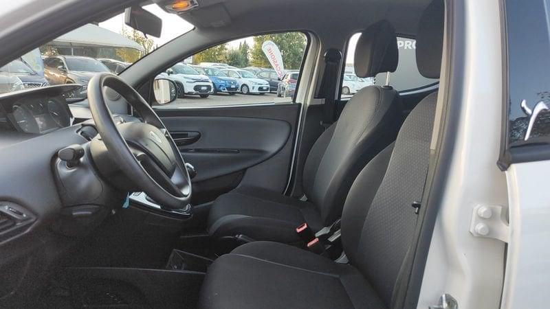 Lancia Ypsilon Ypsilon 1.2 69 CV 5 porte Silver