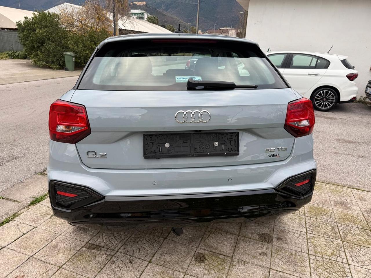 Audi Q2 30 TDI cockpit pelle led