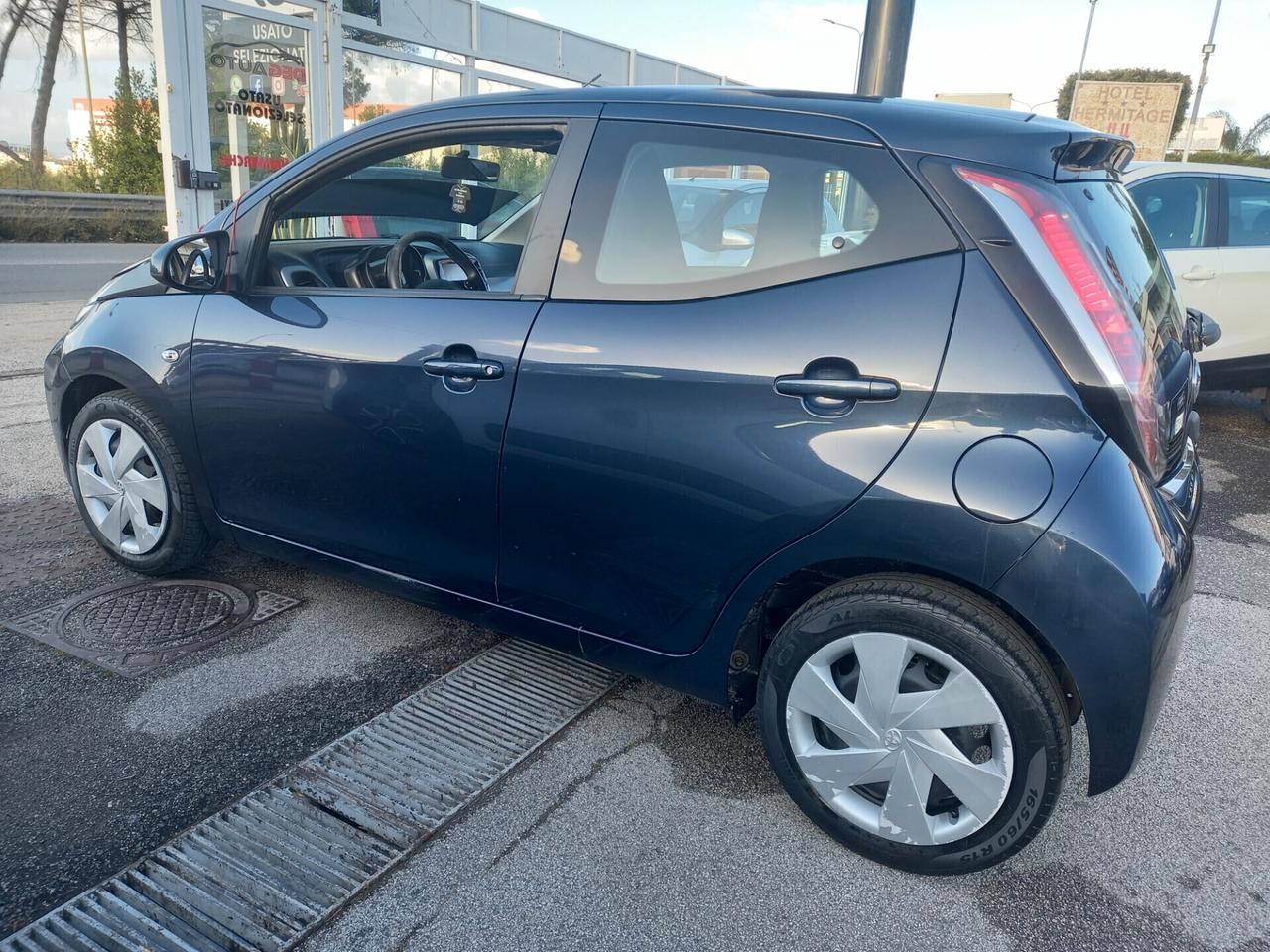 Toyota Aygo 1.0 x-cool 69cv 5 porte Full 2016