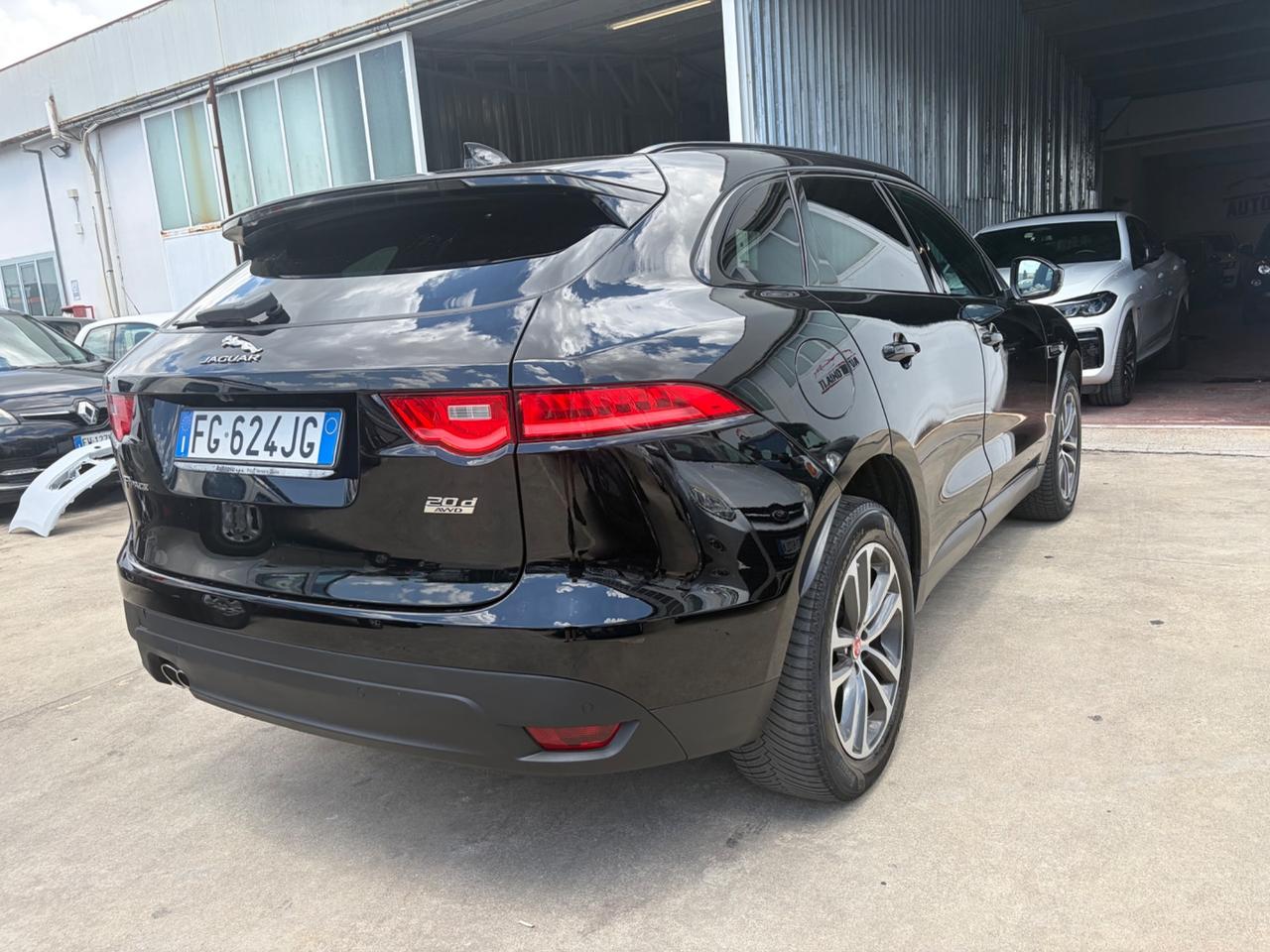 Jaguar F-Pace 2.0 D 180 CV R-Sport