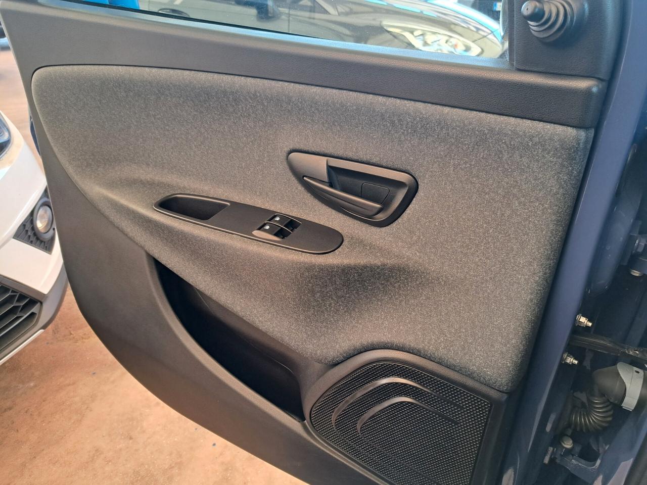 Lancia Ypsilon 1.2 69 CV 5 porte S&S Elefantino