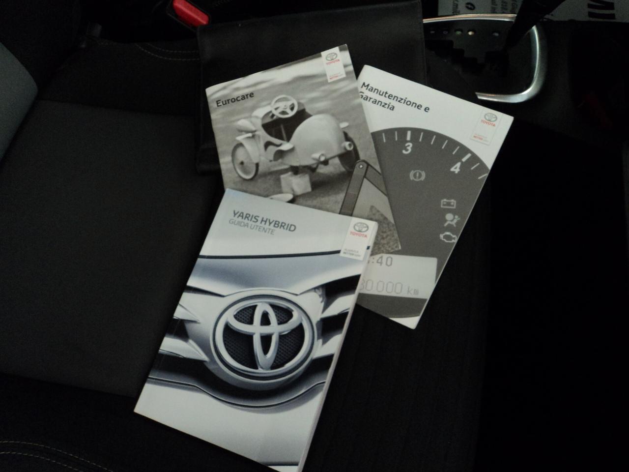 Toyota Yaris 1.5 Hybrid 5p. Cool