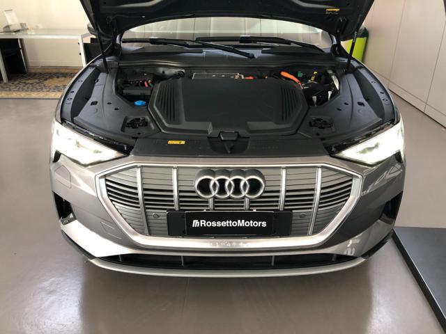 AUDI e-tron quattro