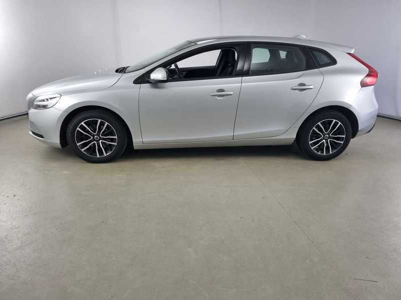 VOLVO V40 D2 Business Plus 5 PORTE BERLINA