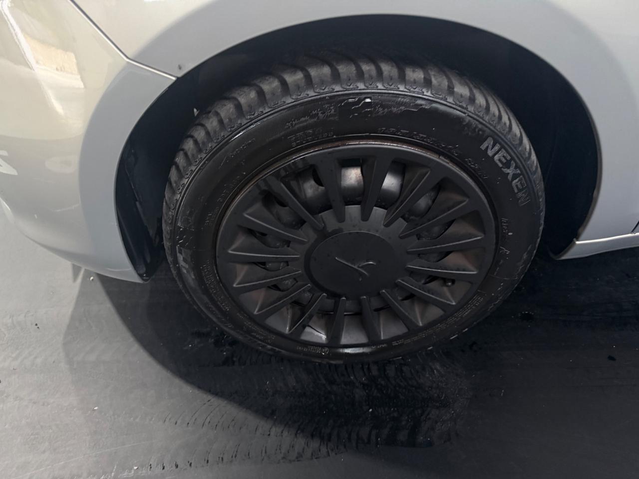 Lancia Ypsilon 1.3 MJT 16V 95 CV 5 porte S&S Silver