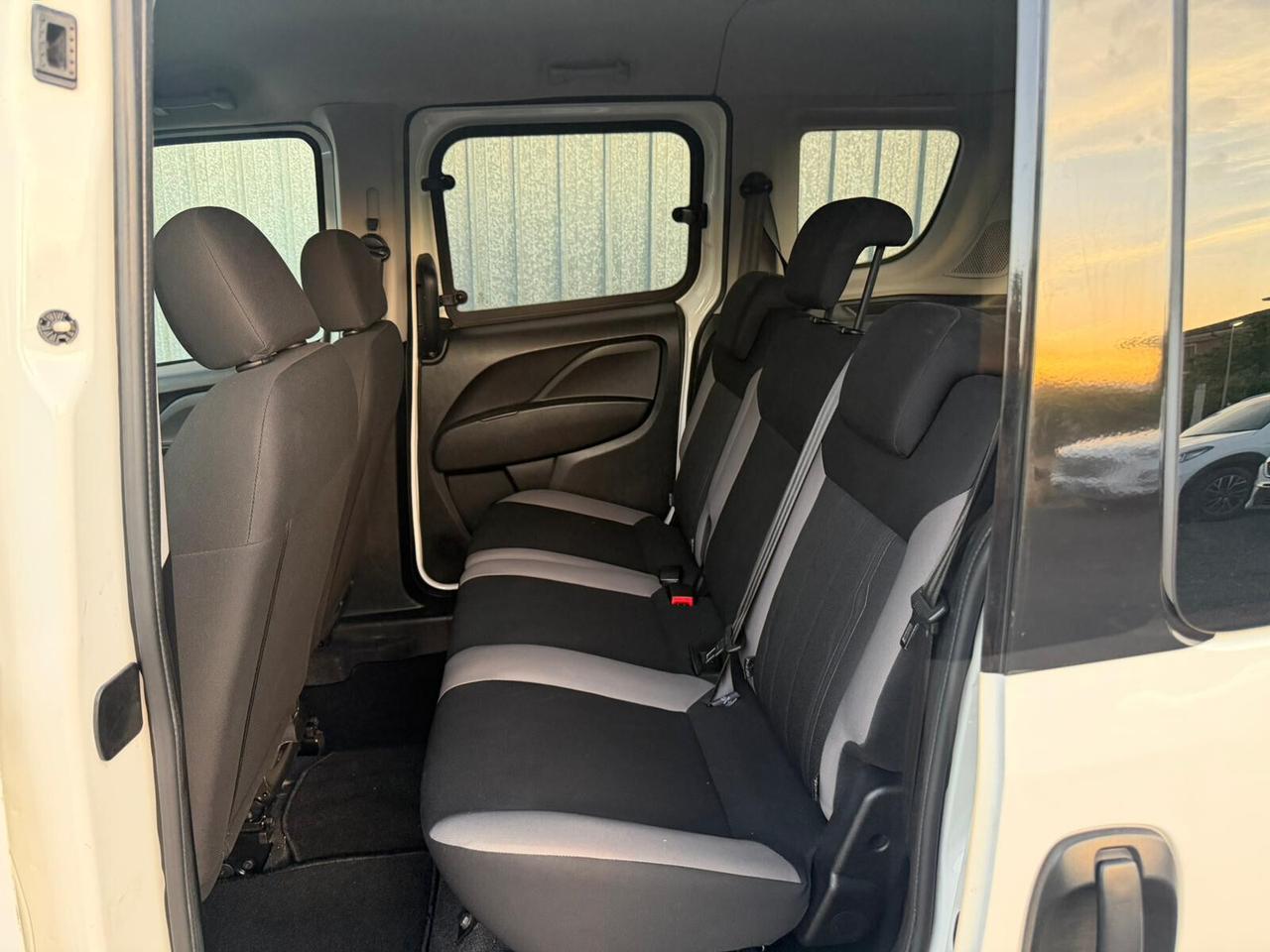 Fiat Doblò 5 POSTI AUTOCARRO
