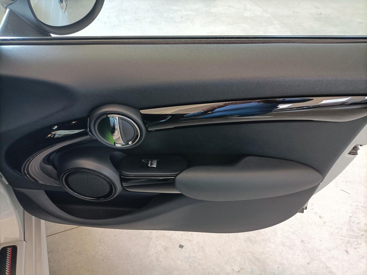 Mini Mini 2.0 Cooper SD Hype Auto 5 porte 01/2017
