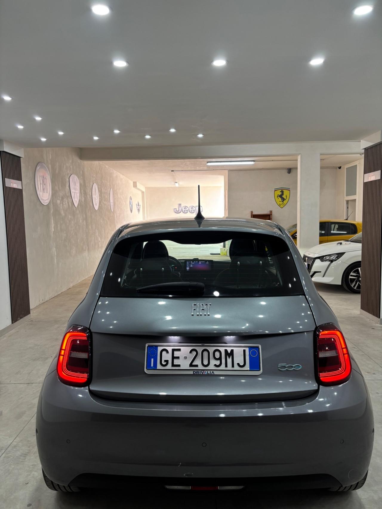 Fiat 500 500e Berlina 42 kWh La Prima