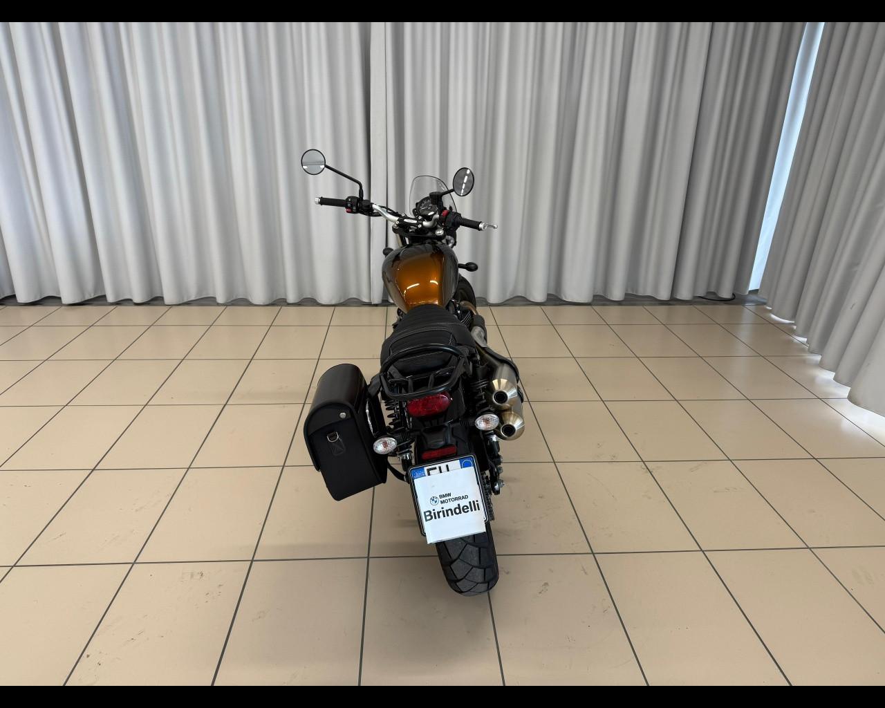 TRIUMPH Scrambler 900 - Stealth Edition