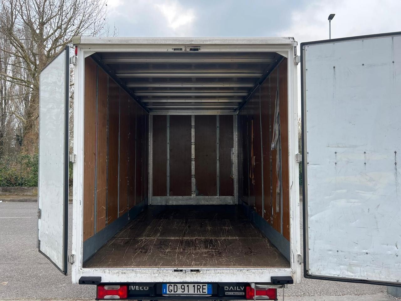 Iveco Daily 35S12 2.3 HPT PL Cabinato