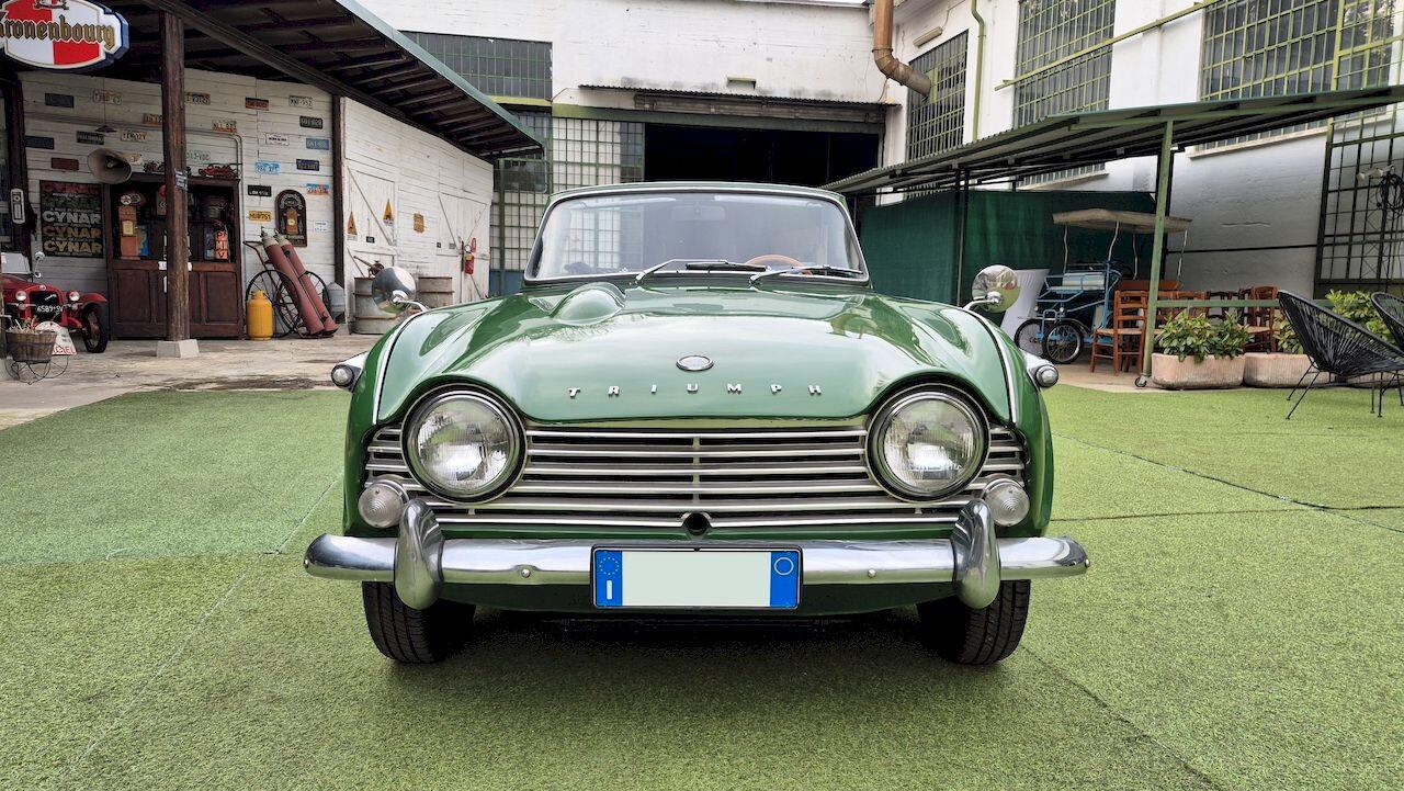 Triumph TR4A IRS – 1966