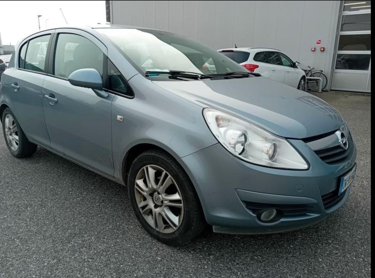 Opel Corsa 1.2 5 porte Cosmo
