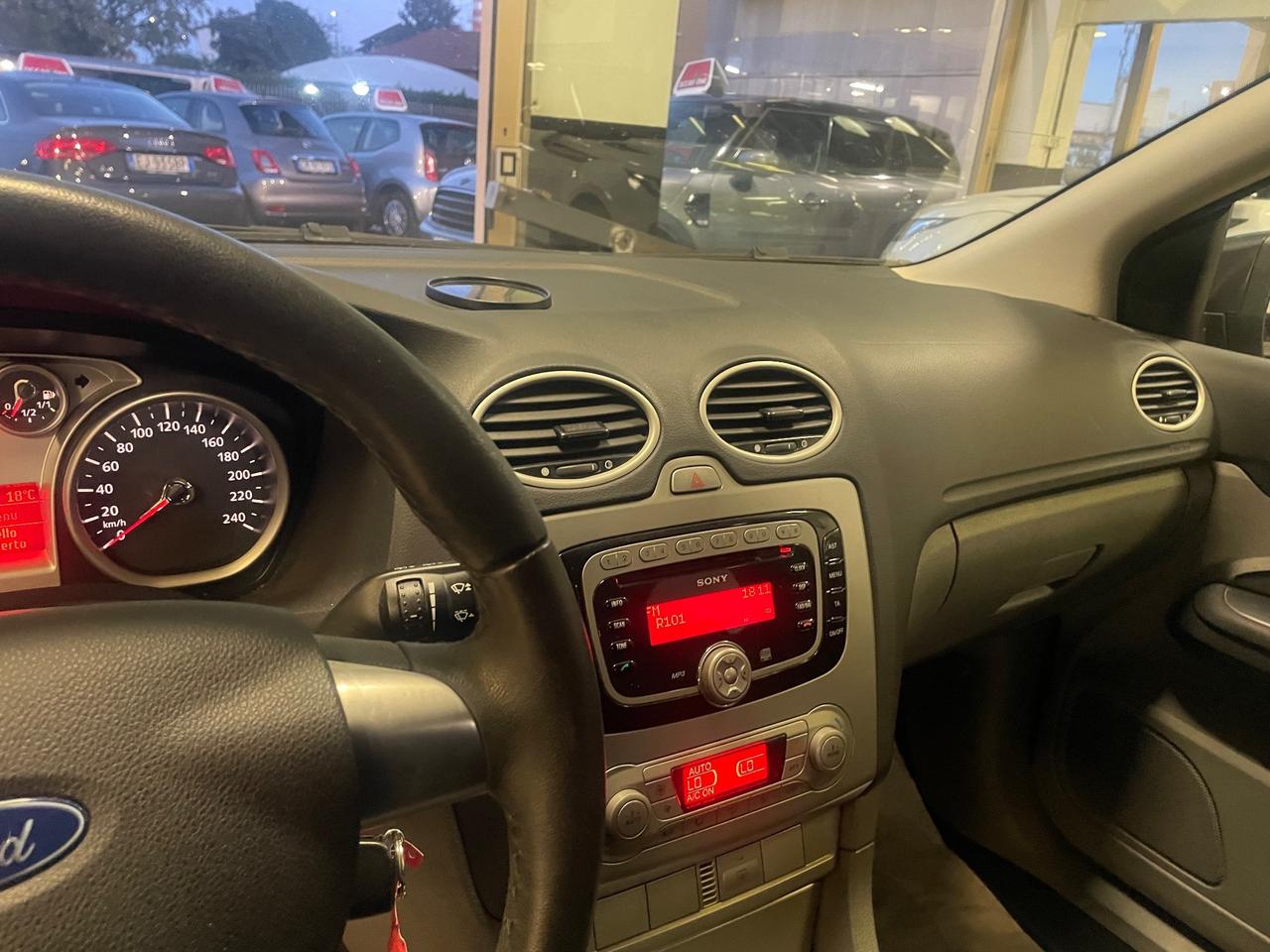 Ford Focus 1.6 (100CV) 5p. GHIA - Nessun vincolo -