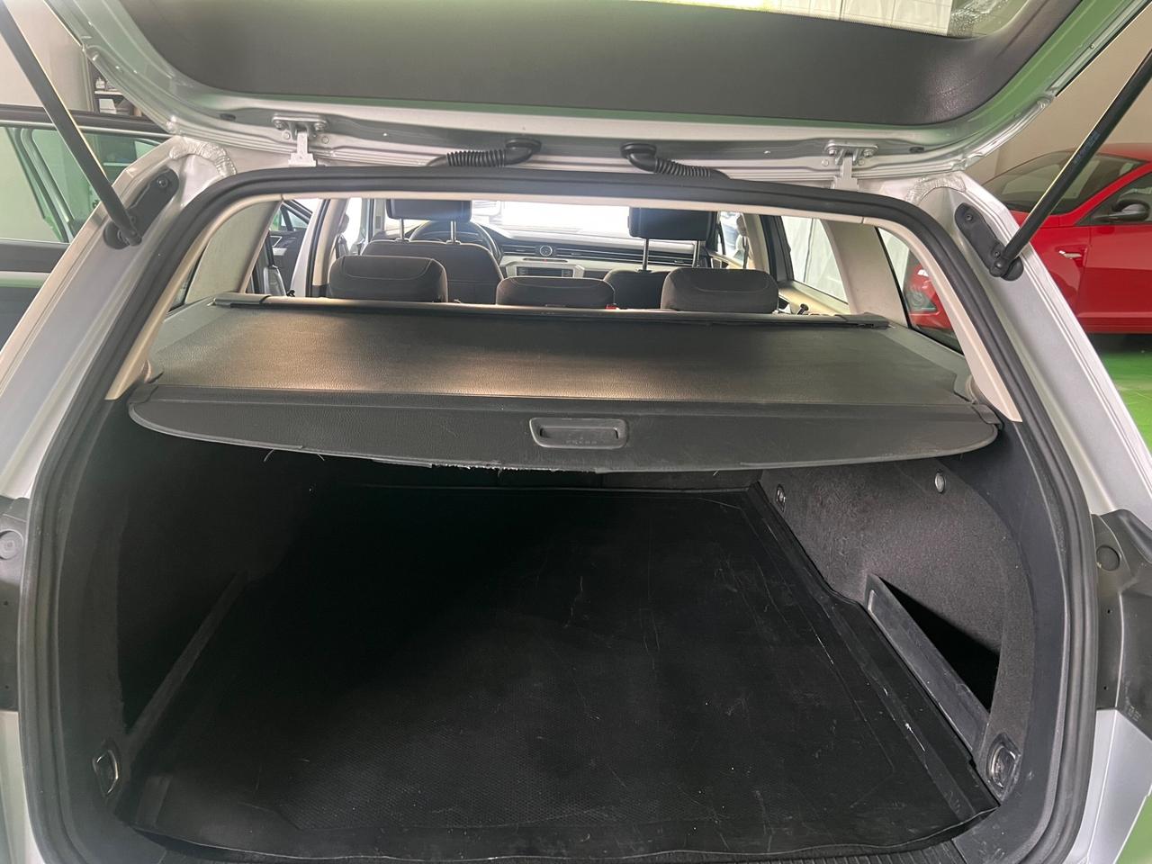 Volkswagen Passat Variant 1.6 TDI DSG Comfortline