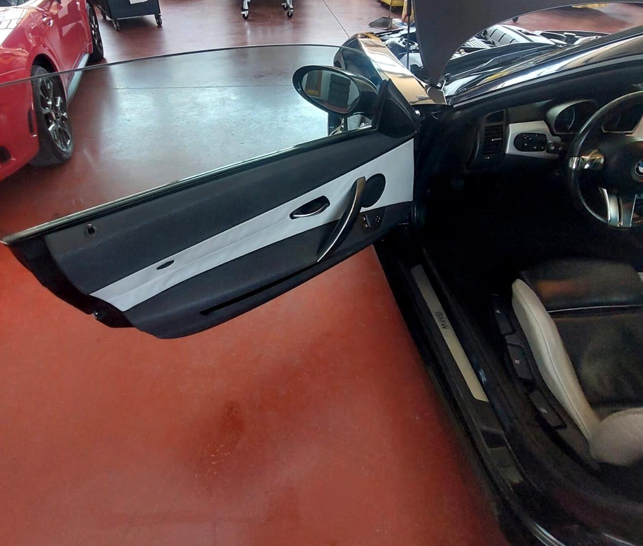 Bmw Z4 3.0si Coupé Carbon-Schwarz