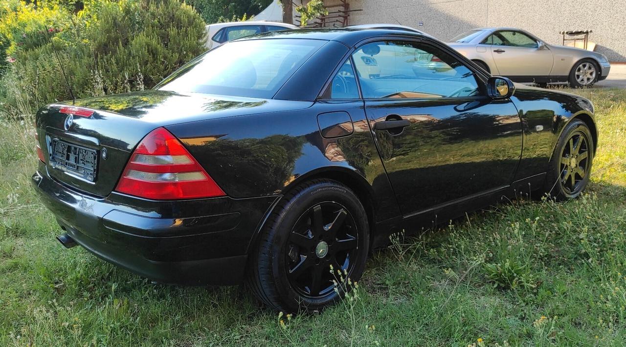 Mercedes-Benz SLK 230