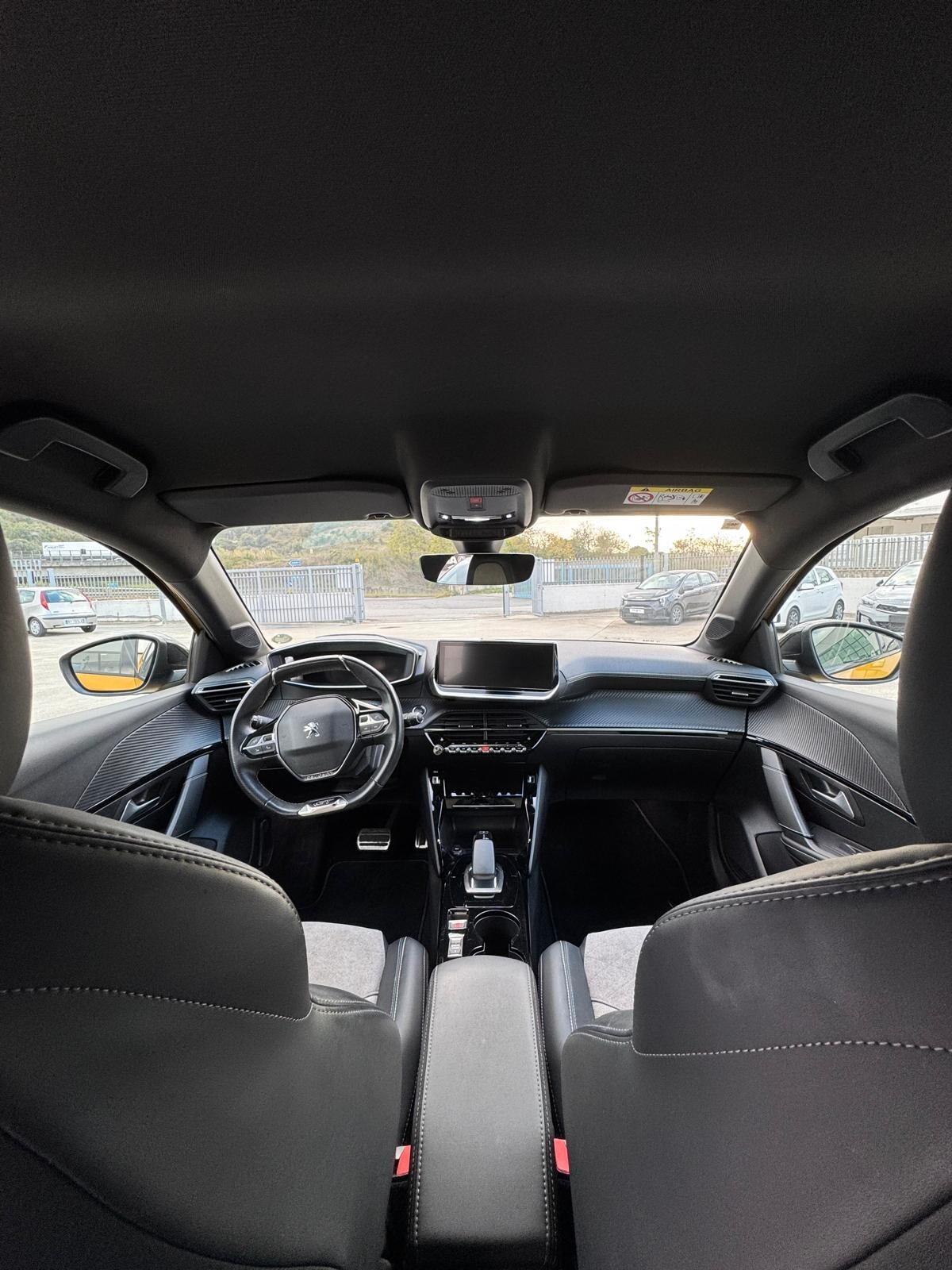 Peugeot 208 motore elettrico 136 CV 5 porte GT