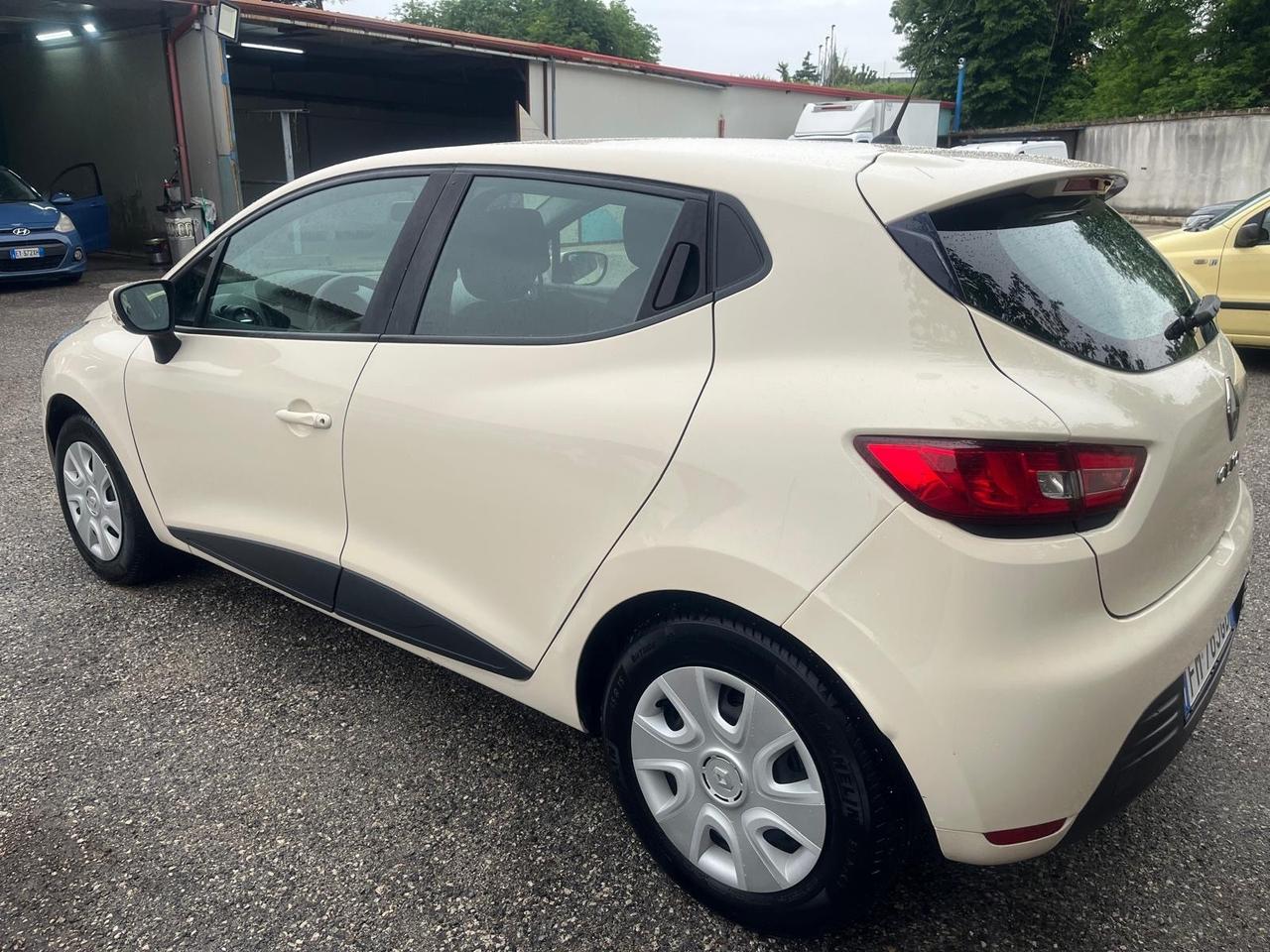 Renault clio 5P-900 gpl/90cv- restyling -11/2017