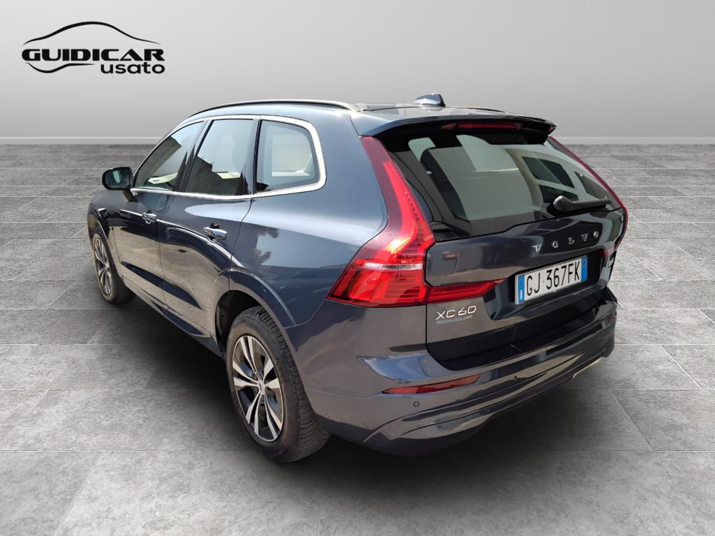VOLVO XC60 II 2022 - XC60 2.0 b4 Momentum awd auto