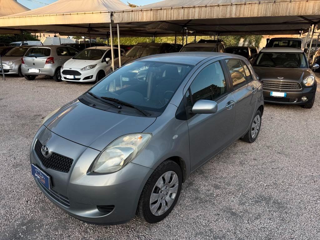 Toyota Yaris 1.0 5 porte Sol