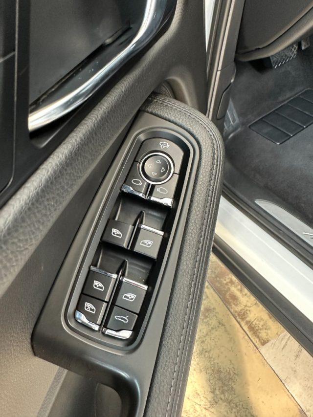 PORSCHE Macan 3.0 S Diesel PDK - 20" - Navi